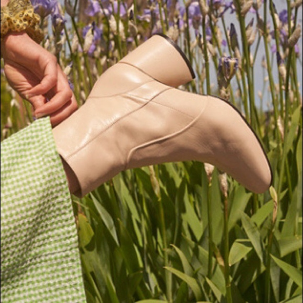 Intentionally Blank Cloud Heel